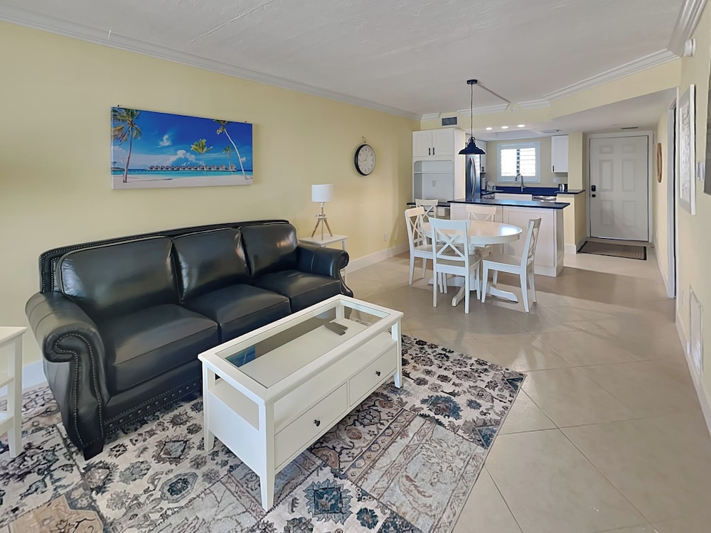 Seaside 2 by Distinctive Beach Rentals