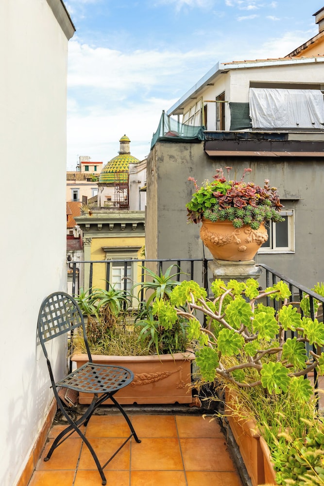 Santa Chiara Charming House With Terrace at Historical Center