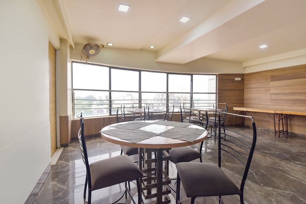 Fabhotel Soham Palace