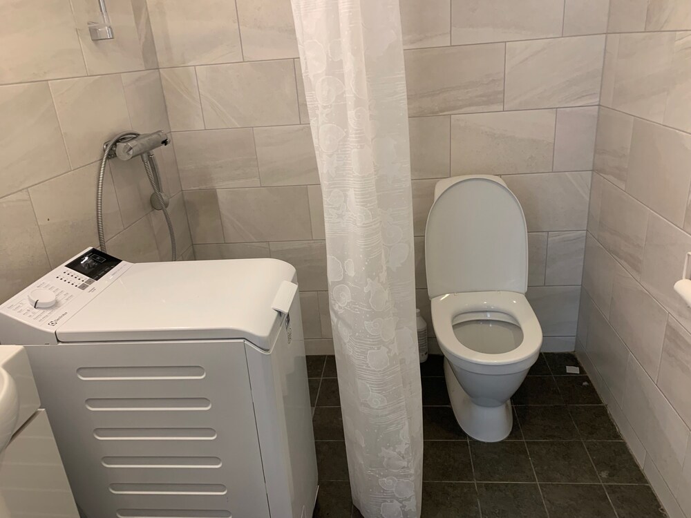 Stockholm Apartment - Sleeps 4 & Free Parking