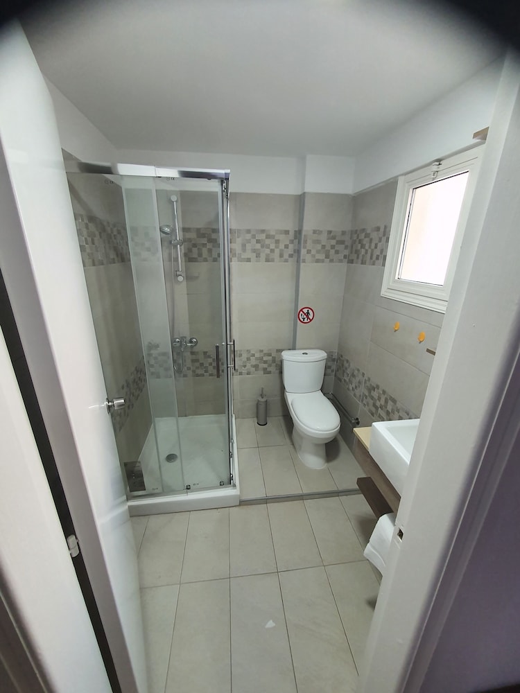 LARNACA BAY SUITES