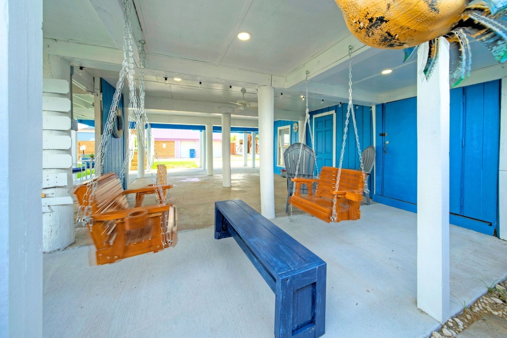 Port A Cottage by Avantstay Private Patio Deck Designed for Groups