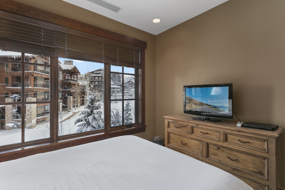 Flagstaff Lodge at Deer Valley Resort - Three Bedroom Residence #302 3 Condo