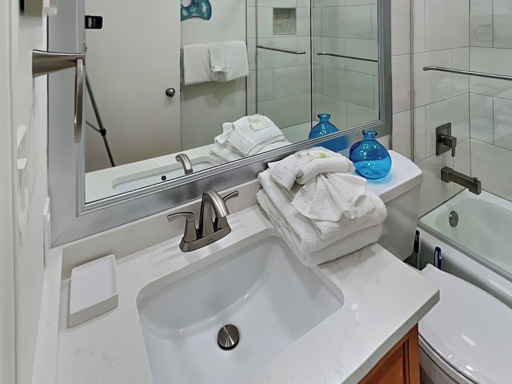 Surfside #1610 by Southern Vacation Rentals