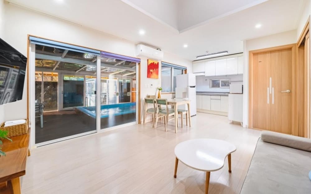 Gyeongju Camino Pool Villa Pension