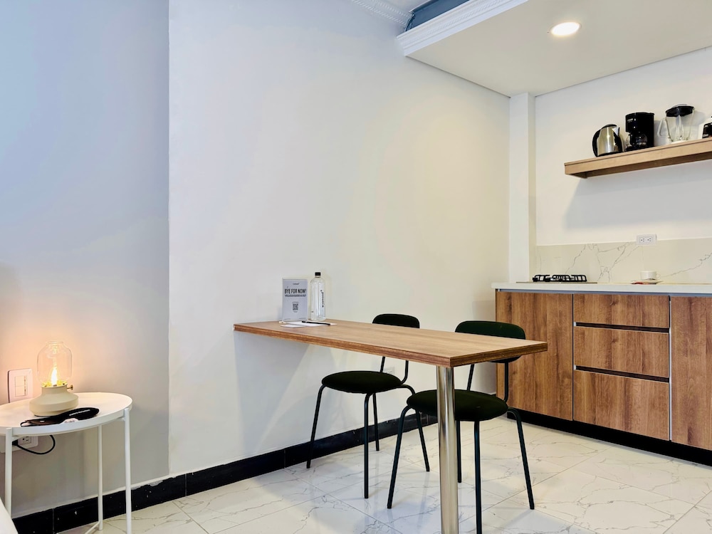 w Majestic Loft w Modern Deco in Cali