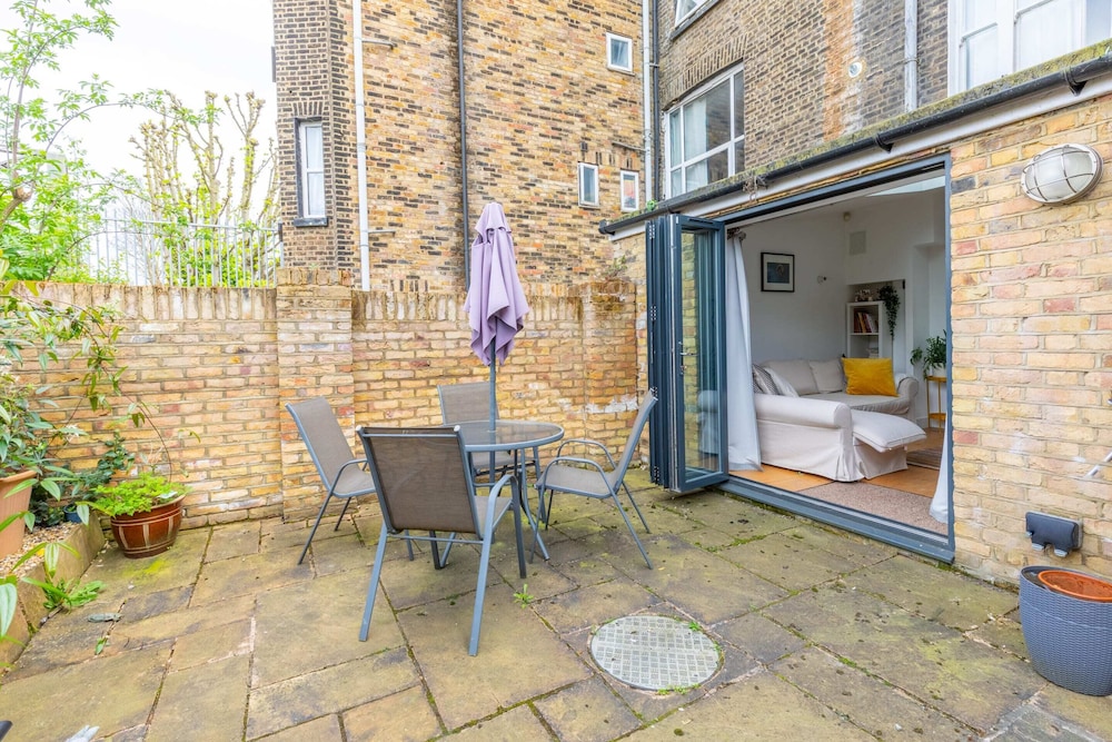 Homely 2BD Flat W/private Patio Near Maida Vale!
