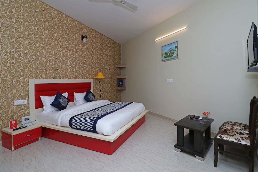 OYO 10223 Hotel Clouds 21