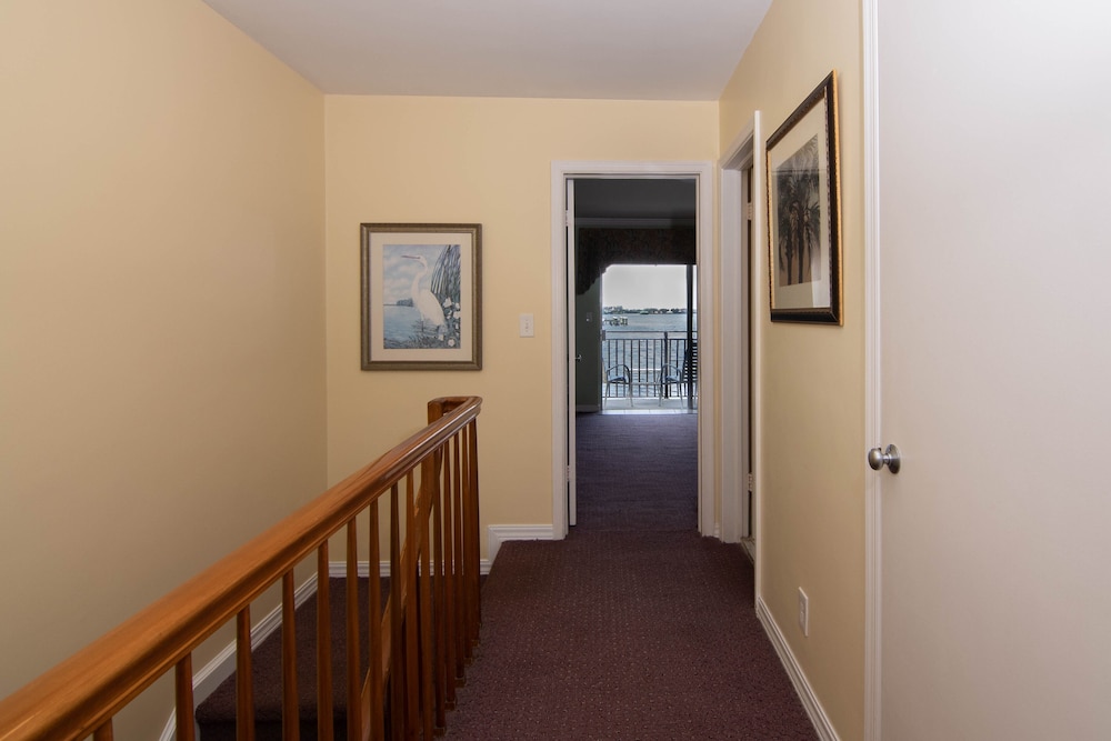 Palm Beach Waterfront Suites