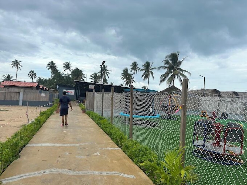 Rosh Beach Resort