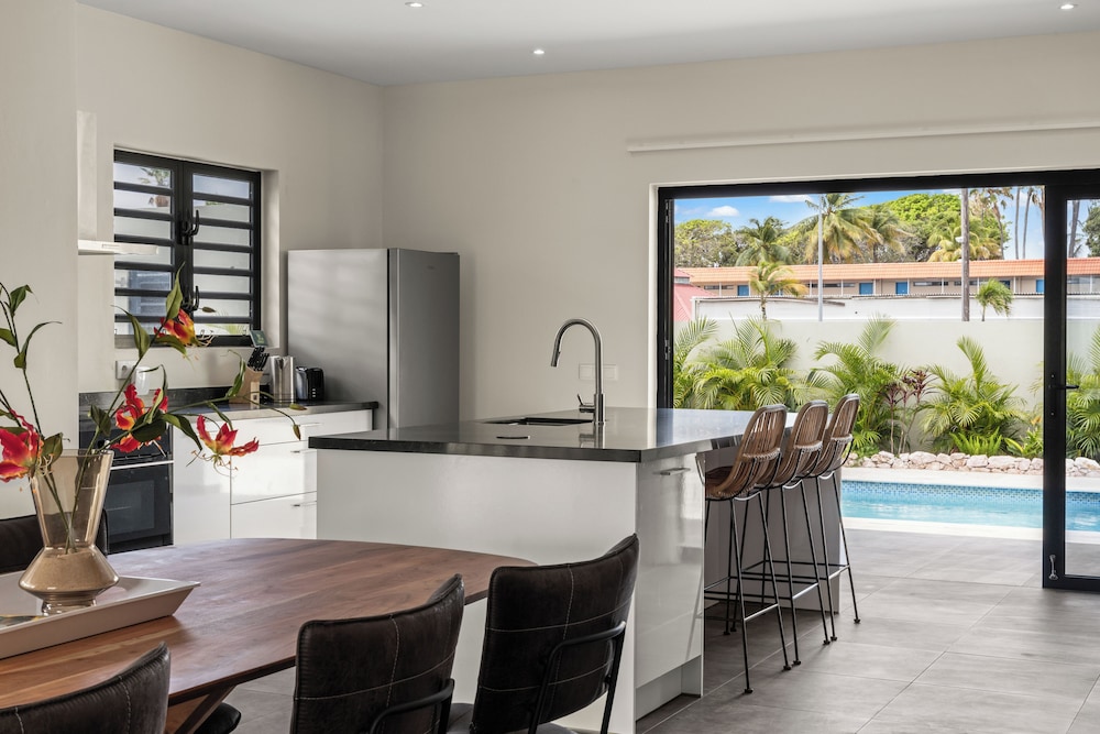 Villa Jasmijn with private pool, at Mambo Beach