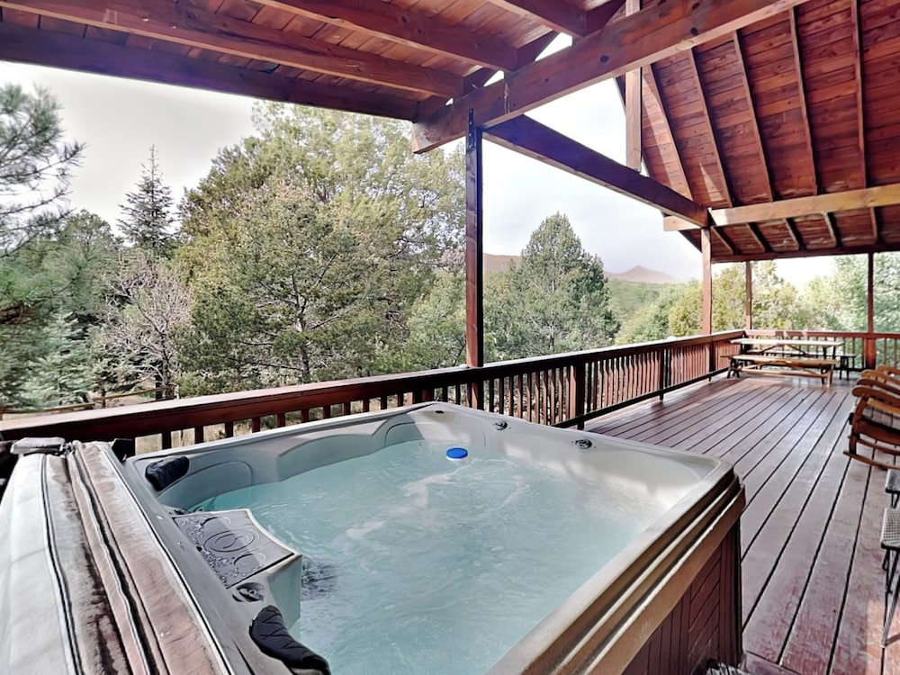 Wine N Pines by Ruidoso Vacation Rentals