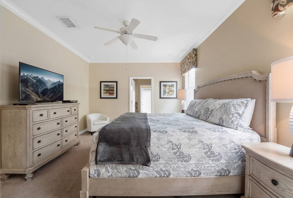 Cozy Comfortable 9BR Retreat in Champions Gate