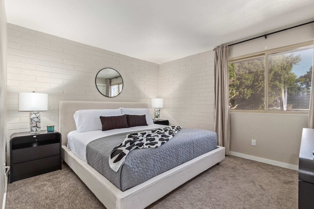 New-heatherbrae 8-old Town-camelback View