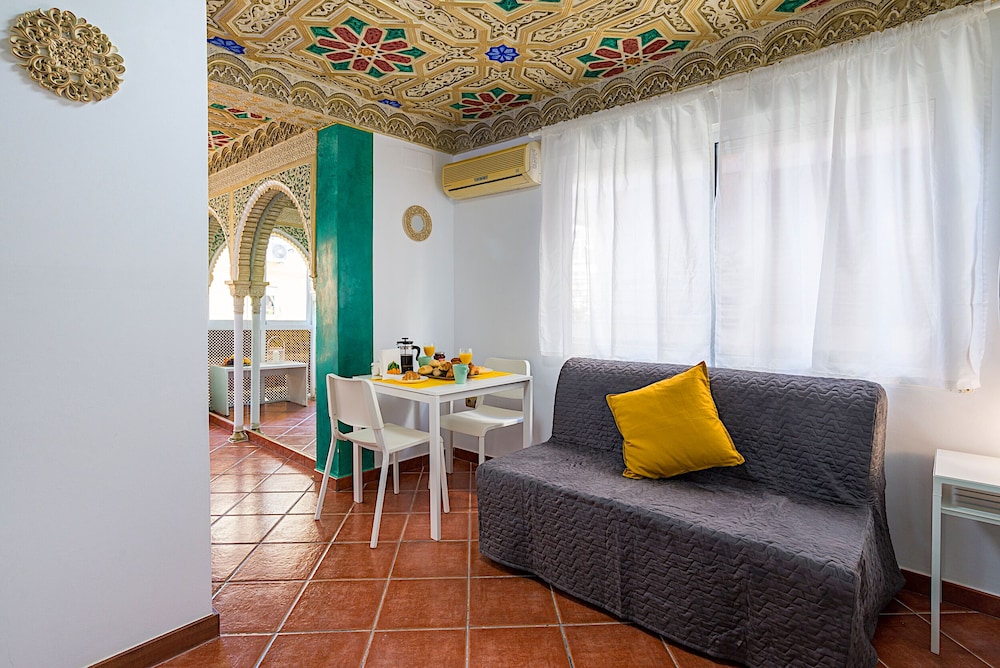 Casablanca Studio Citycenter - Adults Only