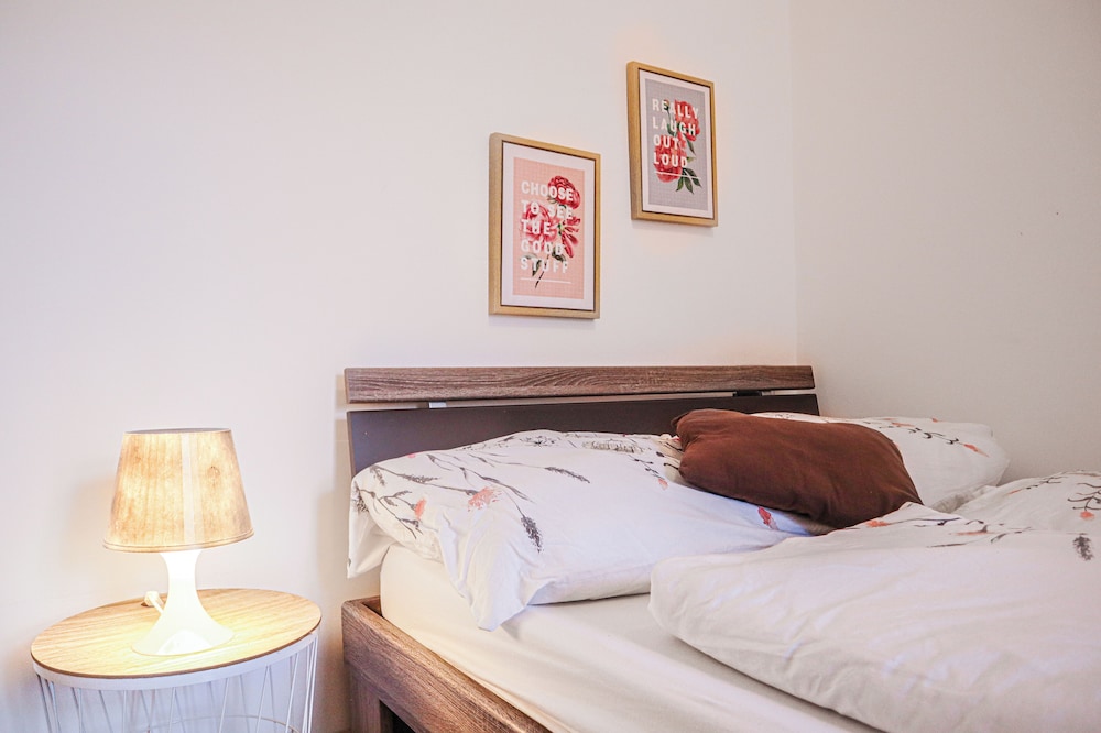 Comfort 2BR Apt Long Stay Friendly