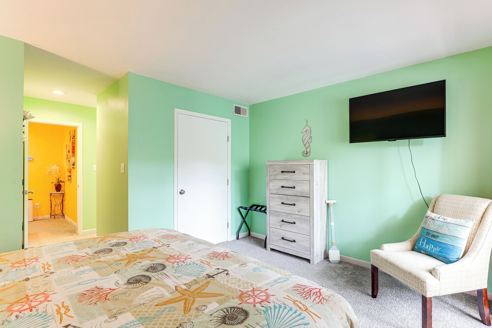 Steps to Shore + Pool Access: Myrtle Beach Condo