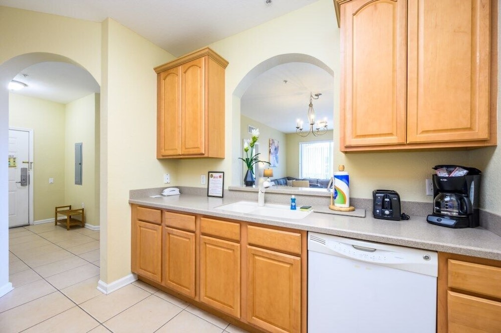 New Listing Beautiful Condo, Vista Cay - 3017