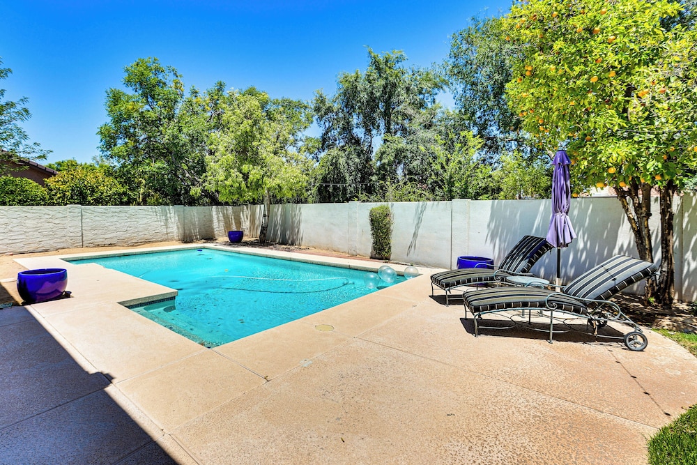 Dog Friendly! Modernist Oasis in North Scottsdale