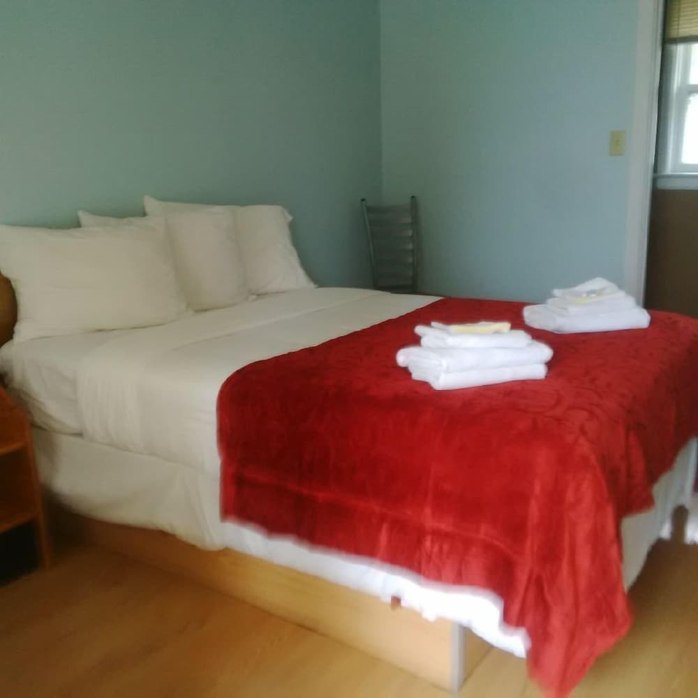 Riverside Park Motel and Campground - Image 3