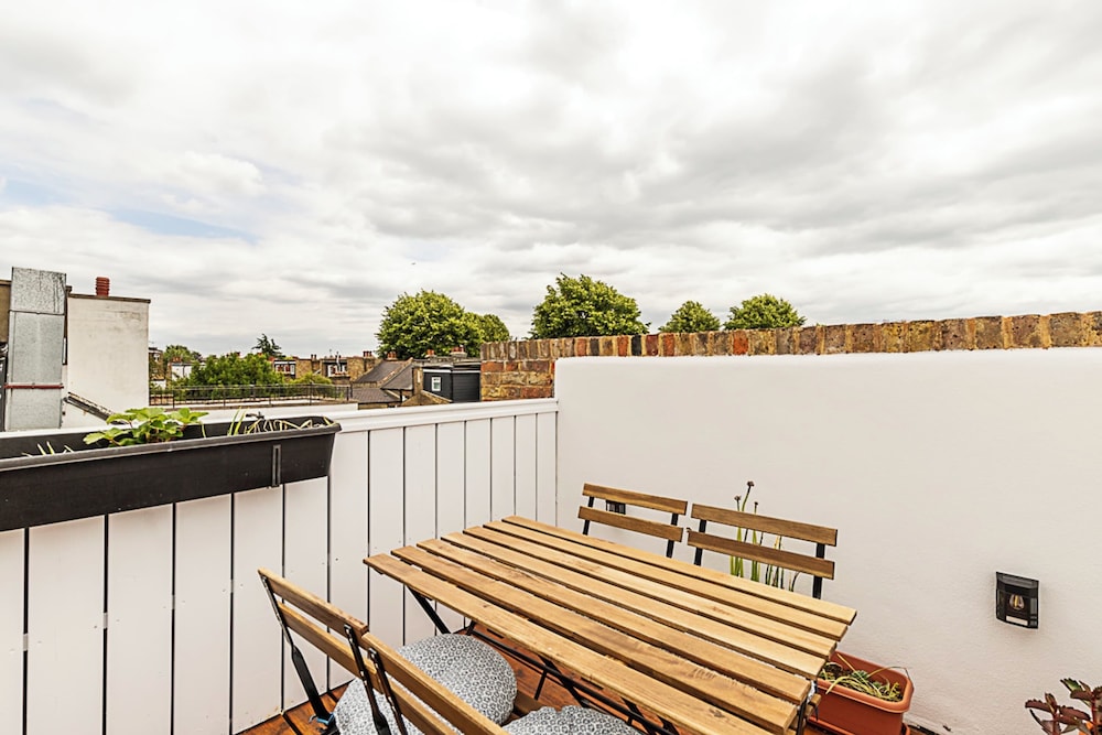 Stylish Chiswick Apartment With a Private Terrace