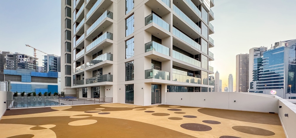 2BR w Canal & Burj View Near Dubai Mall
