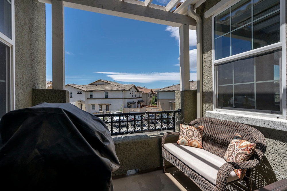 Reno Vacations - Marketing in Reno With 2 Bedrooms and 2 Bathrooms - Property Image 1