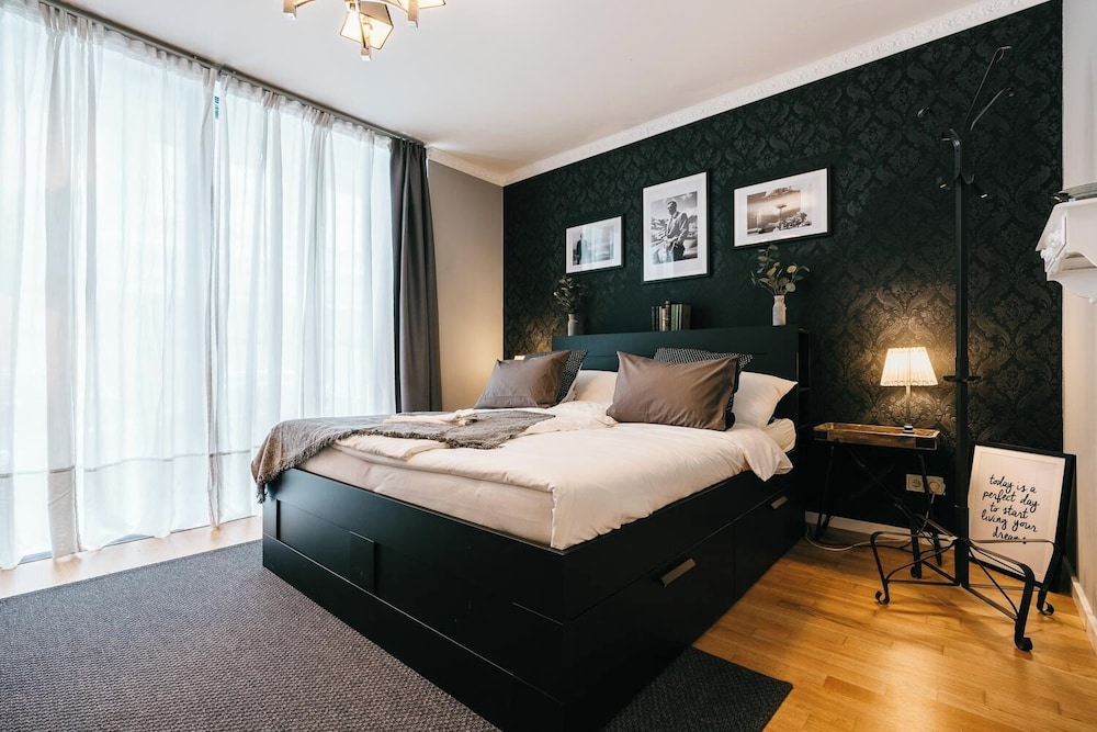 YoHome - Luxury Downtown Apartment