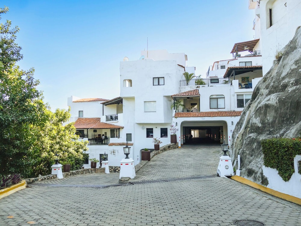 Flat with Unbeatable Views & 2 Bedrooms