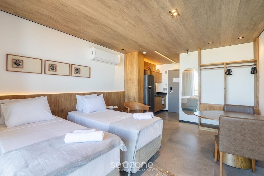 Nwts - Studios in Building With Sea View