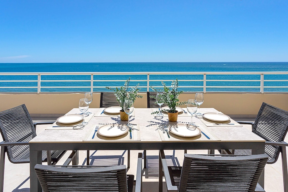 Genteel Home Los Corales Beach