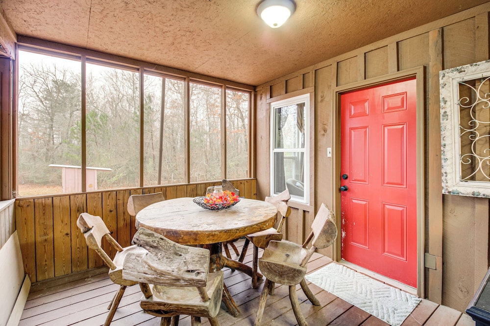 Kayak & Fish: Little River Canyon Lakefront Cabin