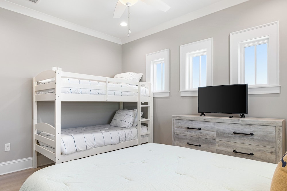 Sunshine Villa by Southern Vacation Rentals