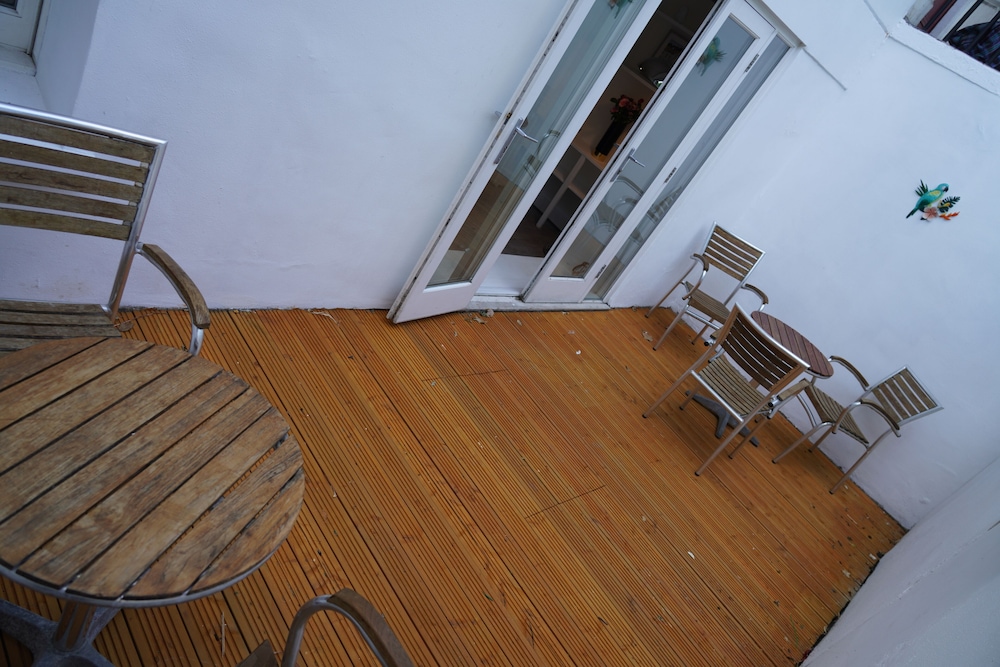 balcony