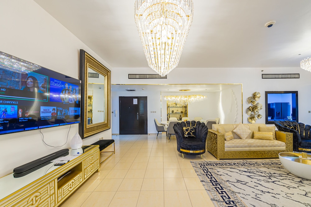 Marco Polo - Deluxe Waterfront Roomy Apt, Perfect for Groups