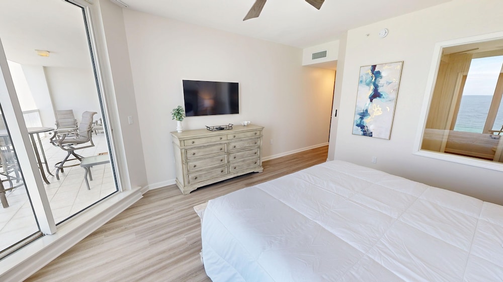 Silver Beach 1104w 3 Bedroom Condo