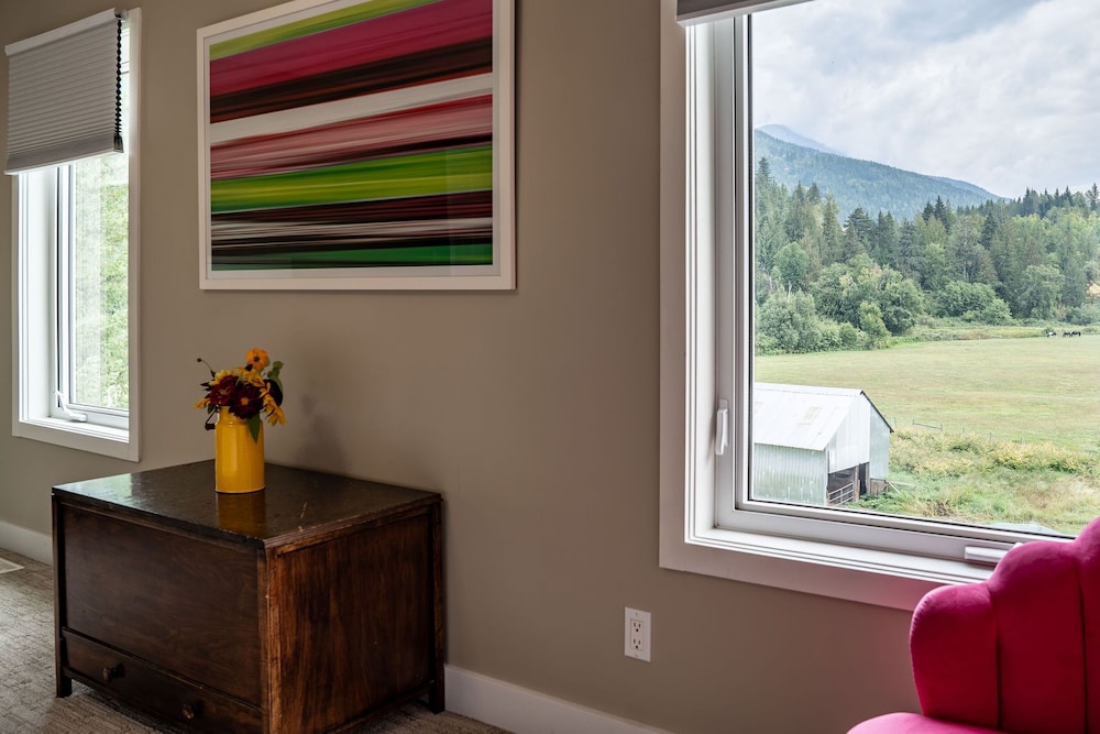 Revelstoke Lakehouse by Revelstoke Vacations