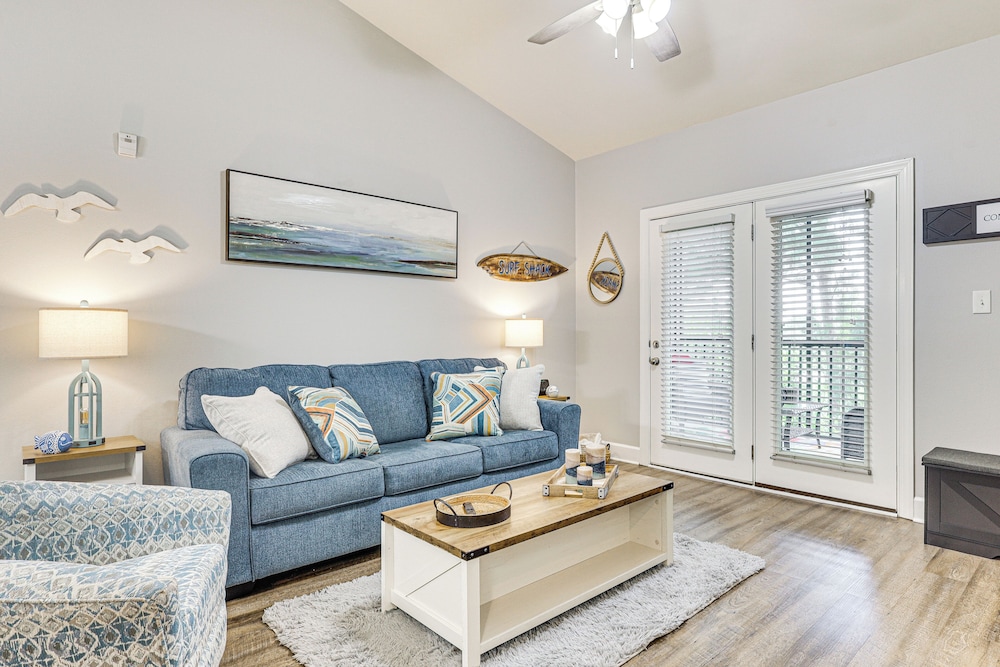 3 Mi to Owa: Modern Condo w/ Resort Pool!