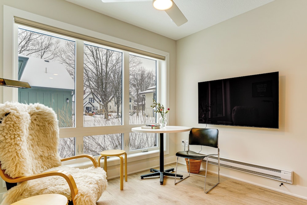 < 1/2 Mi to Downtown: Quiet Northfield Apartment