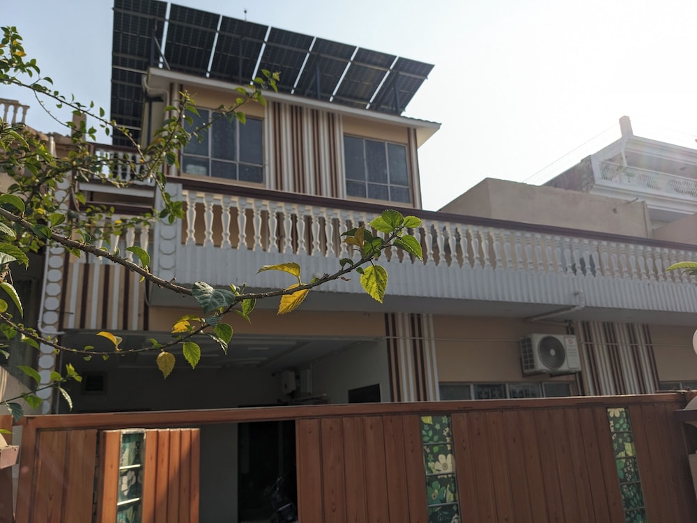 Decent Family Guest House