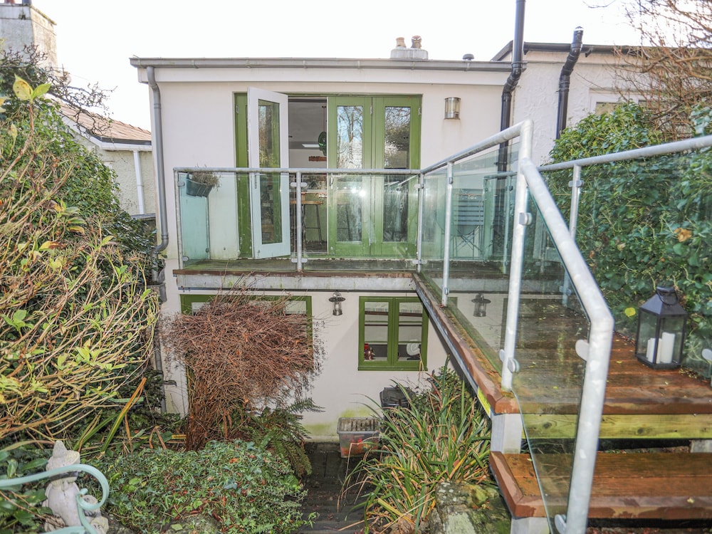 34 Wexham Street