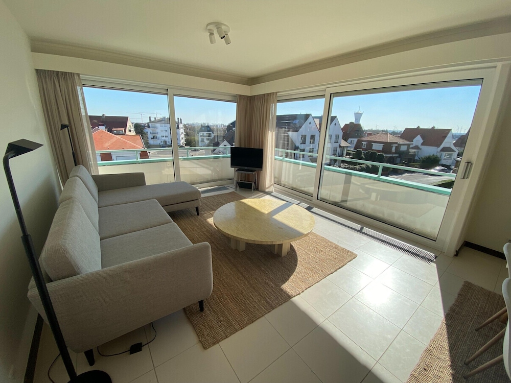 Apartment in Duinbergen Near the Beach