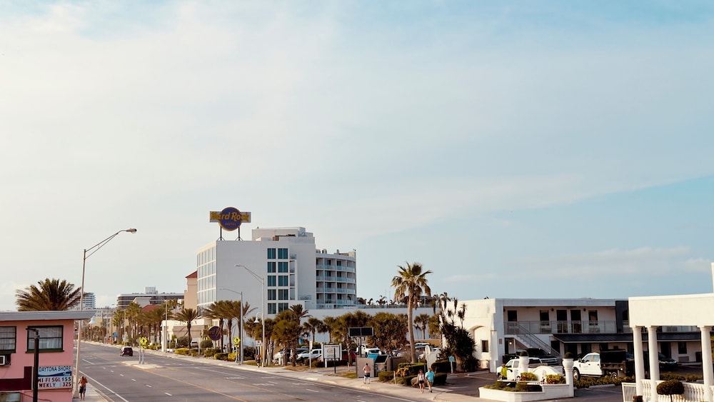 Beachline Breeze on the Strip