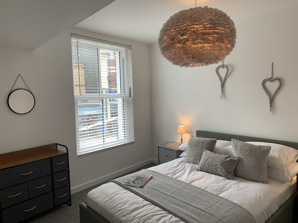 Charming Apartment Ilfracombe, Central Location view 3