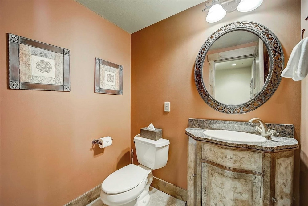 2 Ski-in/ski-out Condos w/ Hot Tubs Deer Valley Mont Cervin by Avantstay