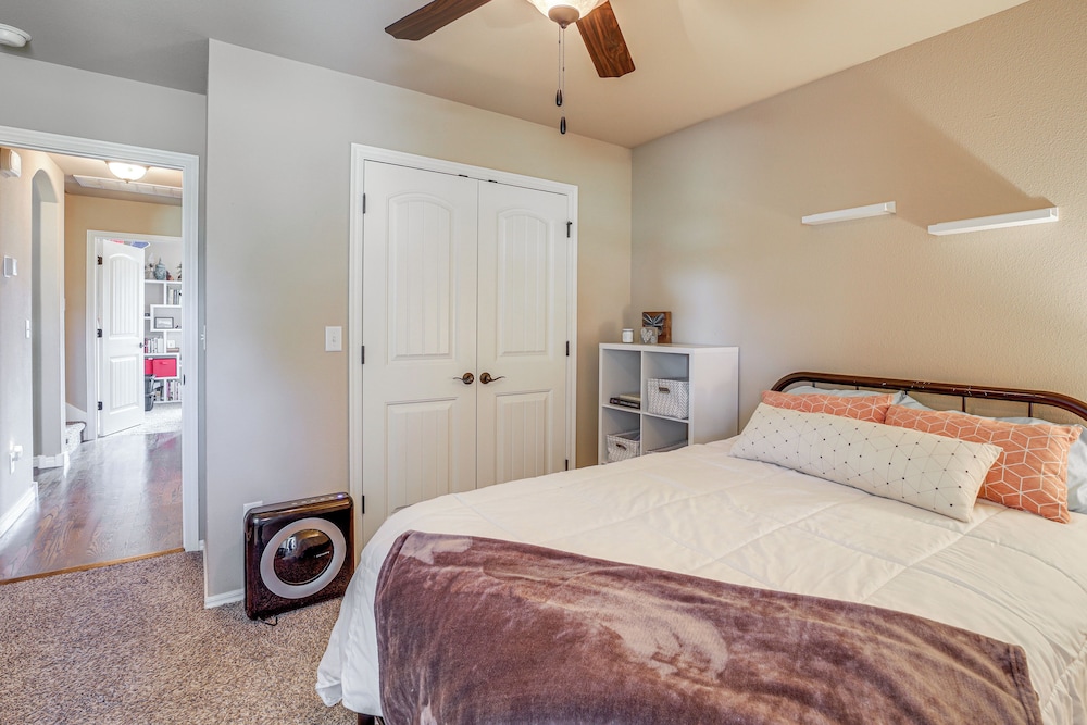 Tulsa Area Retreat w/ Trail Access + Private Patio