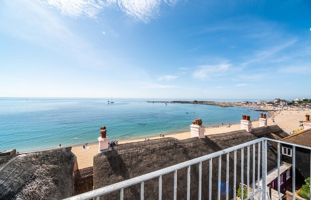 3 Beach Way House