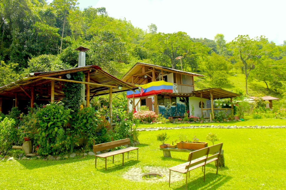 Refugio Puente Explanacion Ecolodge