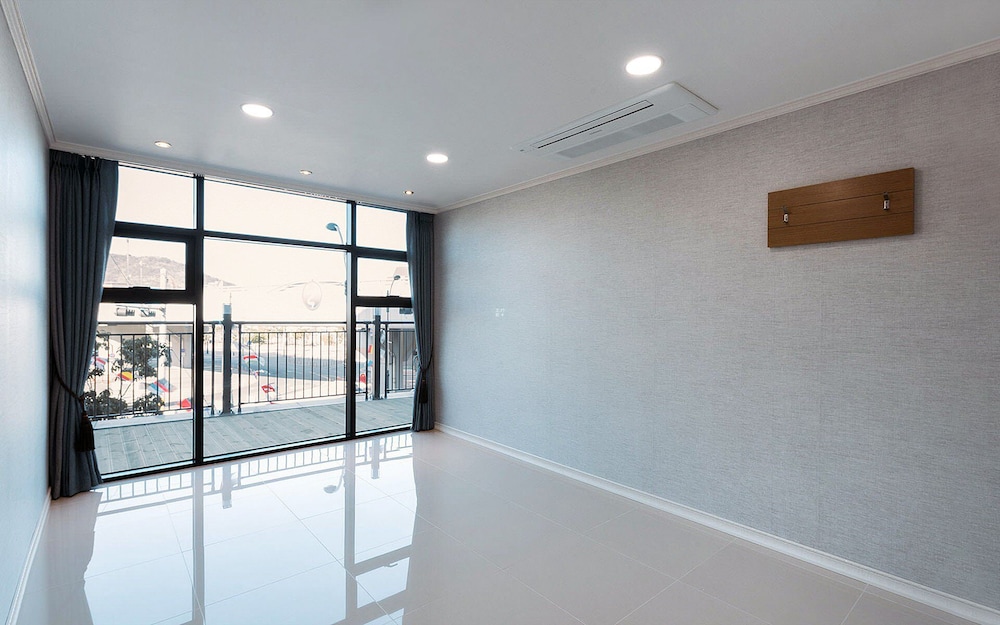 Yeosu Paradise Spa Pension