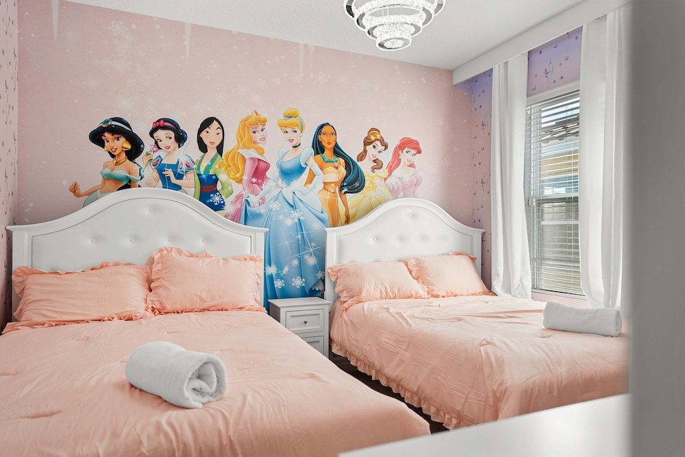 Themed 6BR Home Game Room Pool Sleeps 16
